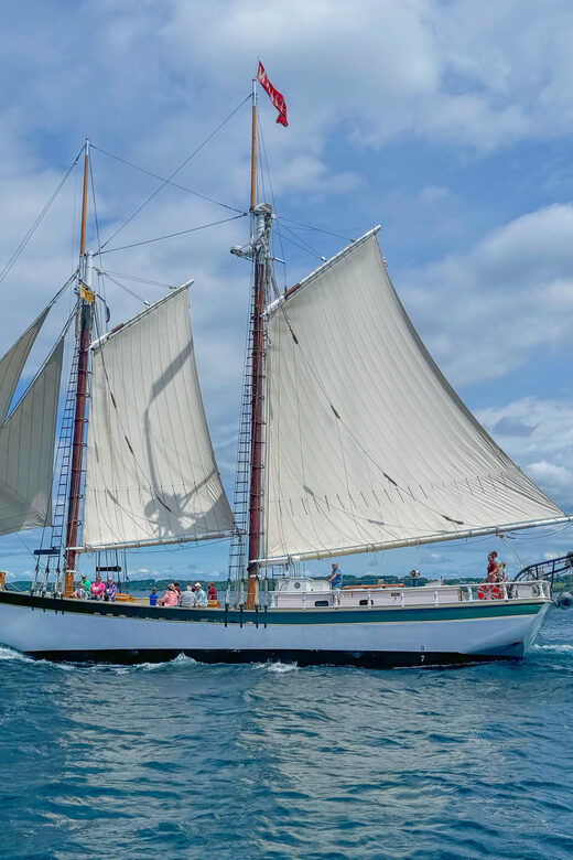 Traverse City: Fall Evening Sail on Tall Ship Manitou - FAQs