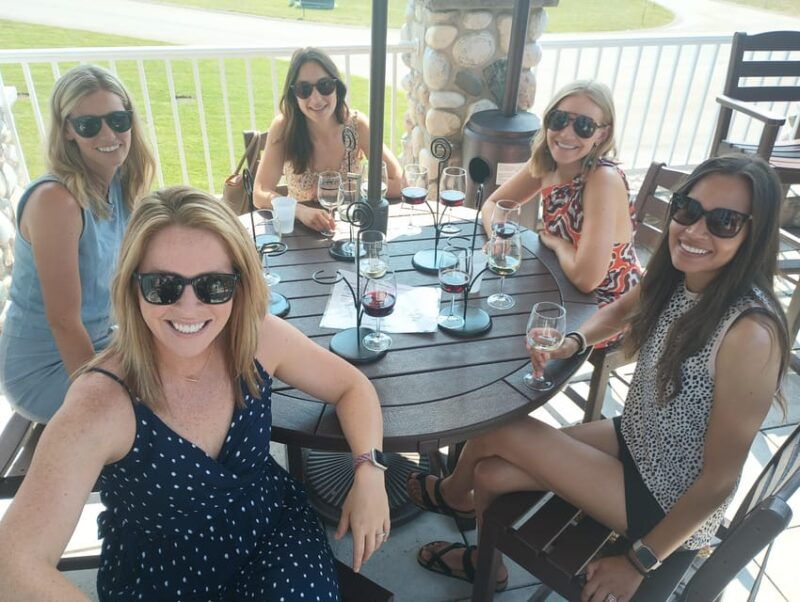 traverse-city-old-mission-bachelorette-event-group-wine-tour