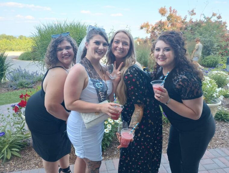 traverse-city-old-mission-bachelorette-event-group-wine-tour