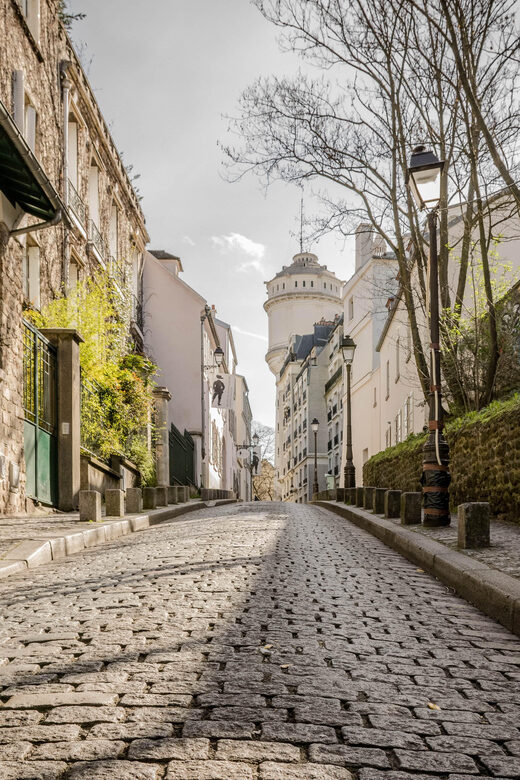 Treasure Hunt : the burglar of the Hill of Montmartre - An engaging way to discover Montmartres atmosphere