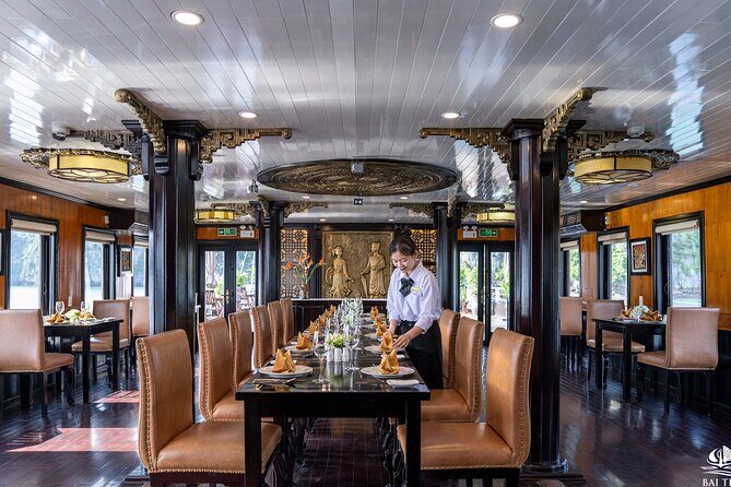 Treasure Junk Cruise 2-Day Discover the stunning Bai Tu Long Bay - Accommodation & Onboard Comforts