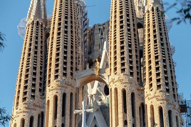 treasures-of-barcelona-private-gaudi-walking-tour