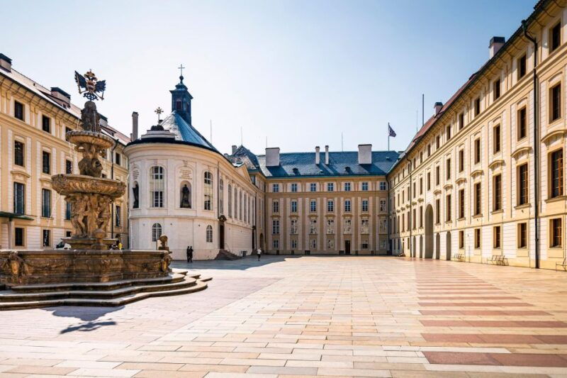 treasures-of-praguecastle-and-old-town-private-walking-tour