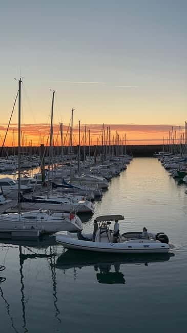 Trébeurden: Tour en bâteau au coucher du soleil avec boisson - Key Points