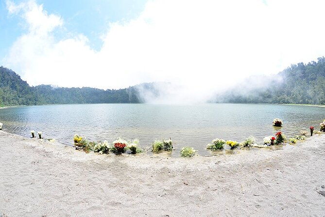 trek-to-chicabal-volcano-and-lagoon-near-quetzaltenango-guatemala