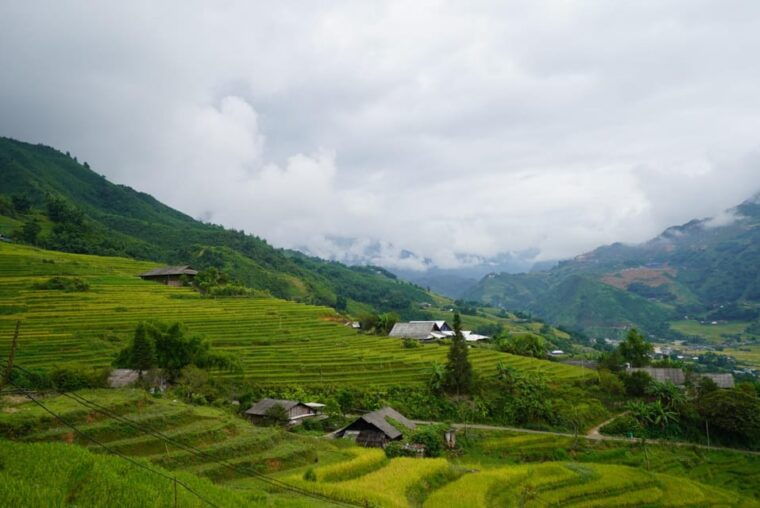 trek-to-local-ethnic-villages-muong-hoa-valley-guide-lunch