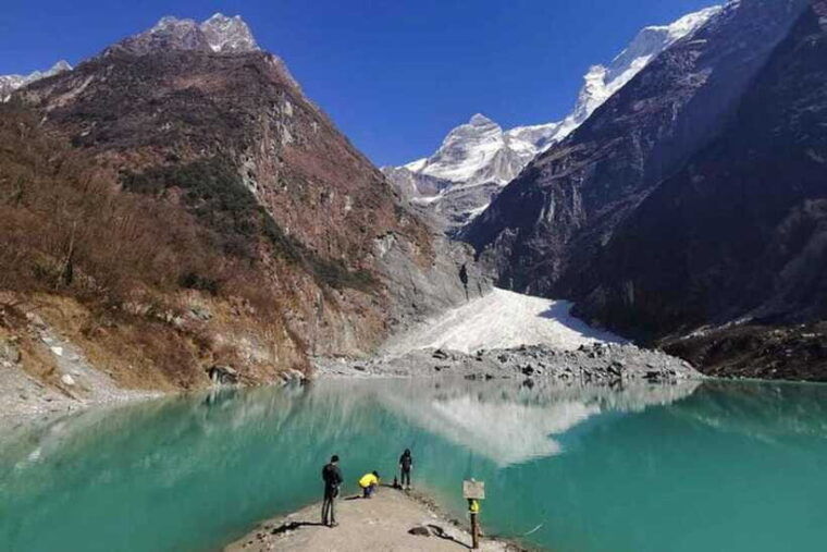 trek-to-nepals-hidden-gem-sikles-village-kapuche-glacier