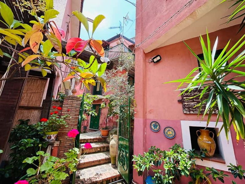 Trekking del Borgo di Castiglione di Sicilia - Tasting the Flavors of Sicily