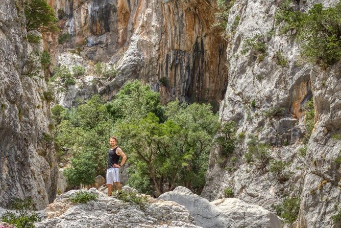 trekking-excursion-to-gorropu-canyon