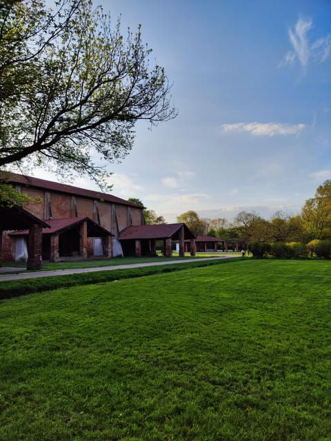 trekking-in-the-wood-with-picnic-on-the-turtles-lake-2