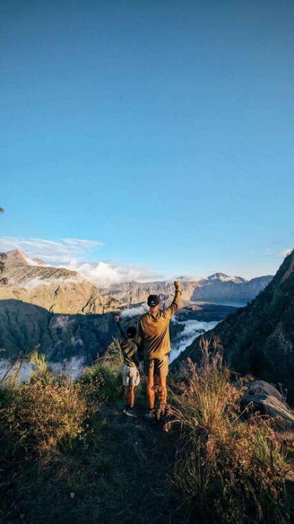 trekking-mount-rinjani-2-days-1-night-to-crater-rim