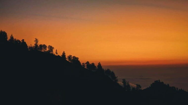 trekking-mount-rinjani-2-days-1-night-to-crater-rim