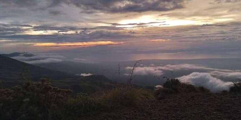 trekking-mount-sangkareang-second-summit-of-rinjani-2d1n