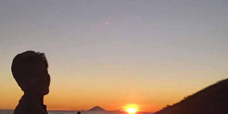 trekking-mount-sangkareang-second-summit-of-rinjani-2d1n