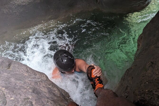 trekking-rappelling-waterfalls-in-dominican-republic