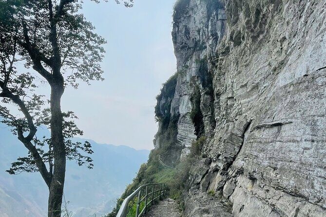 Trekking the White Cliff Ma Pi Leng Pass Adventure - What Reviewers Are Saying