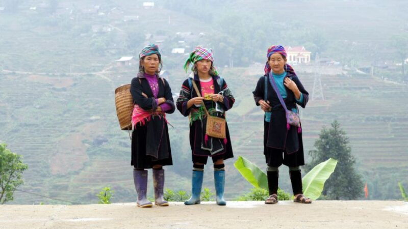trekking-through-rice-terraced-fields