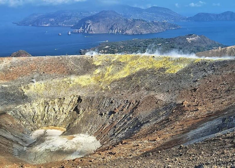 Trekking to discover the Great Crater of Vulcan - Exploring the Great Crater of Vulcan: An Authentic Sicilian Adventure