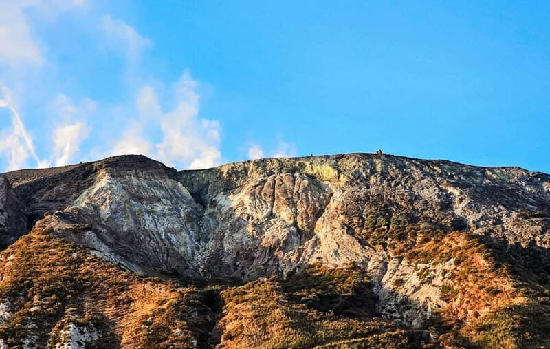 Trekking to discover the Great Crater of Vulcan - Whats Included and What to Keep in Mind