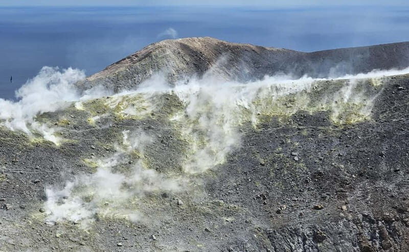 Trekking to discover the Great Crater of Vulcan - Who Will Love This Tour?