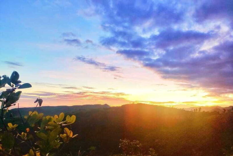 trekking-to-see-the-beautiful-view-of-cebu-city