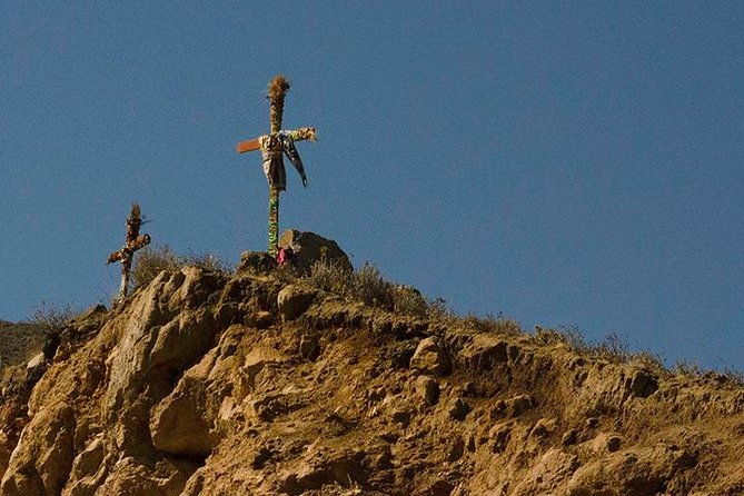 trekking-to-the-canyon-of-condors-llahuar-fure-oasis-4d-3n