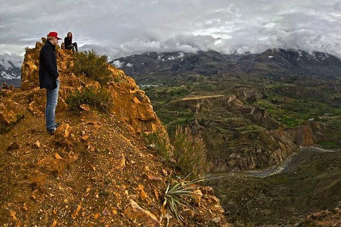 trekking-to-the-canyon-of-condors-llahuar-fure-oasis-4d-3n