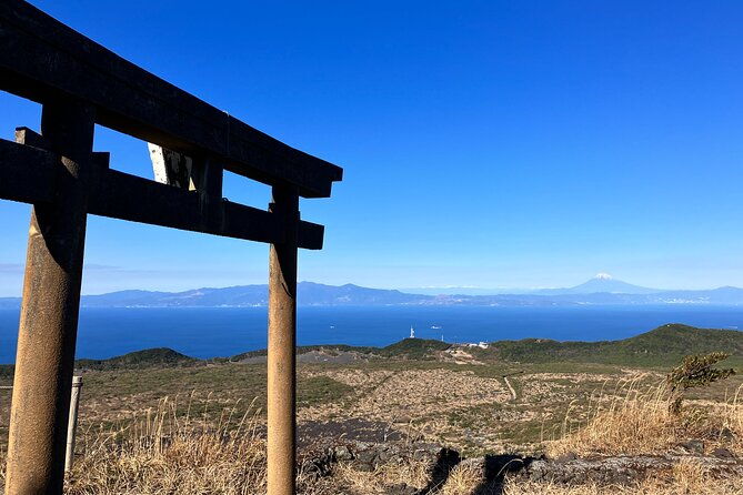 trekking-volcanic-island-in-izu-oshima