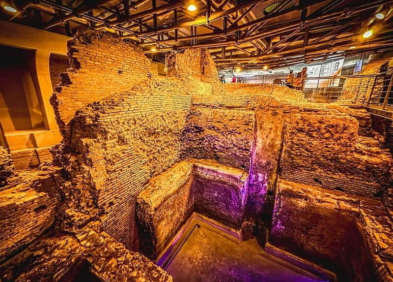 Trevi Fountain Tour: Mythology, Ruins & 2,000-Year Aqueduct - Key Points