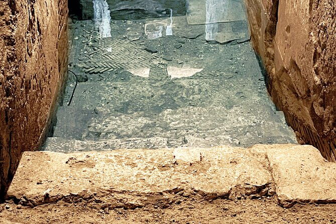 trevi-fountain-underground-guided-tour-small-group