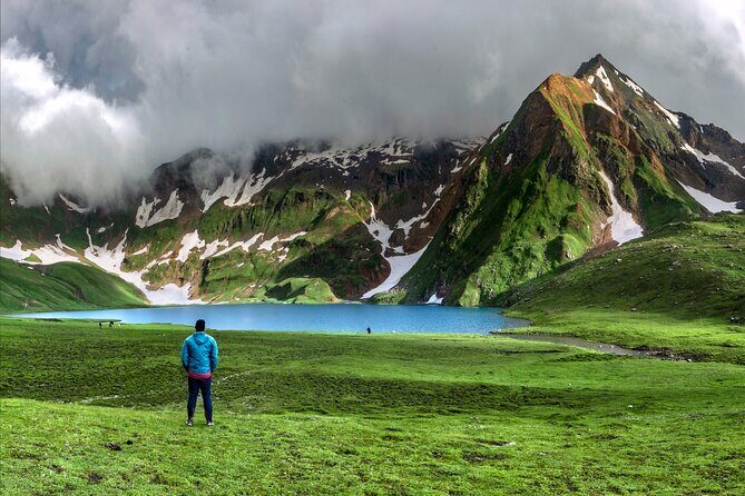 Tribes From Pakistan - Transport and Group Dynamic