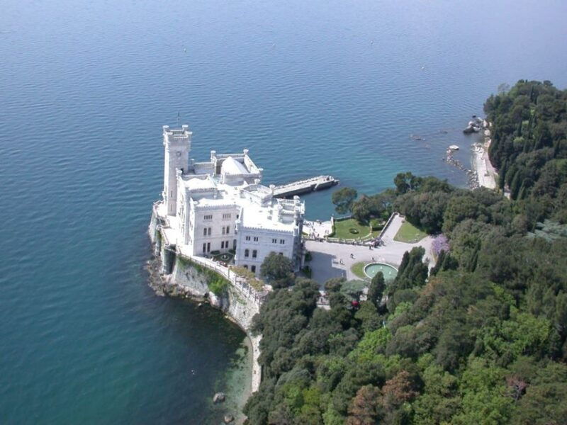 trieste-panoramic-city-and-miramare-castle-tour