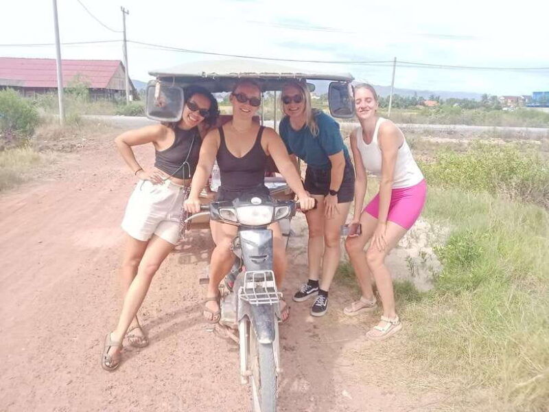 trip-with-local-tuk-tuk-to-country-side-pepper-farm