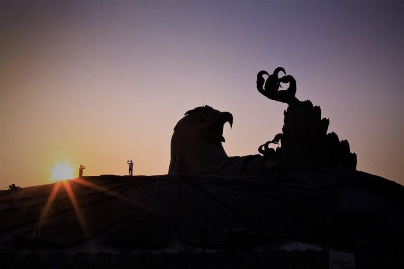 Trivandrum: Jatayu Nature Park & Varkala Beach Private Tour - FAQs