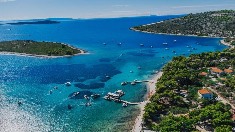 trogir-blue-lagoon-and-solta-shipwreck-private-boat-tour