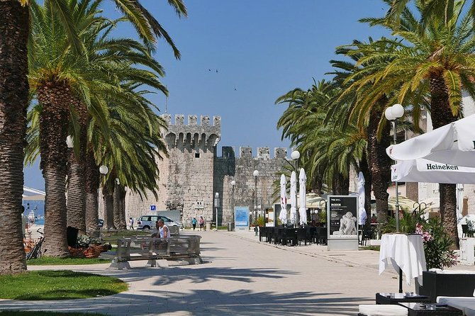 trogir-old-town-klis-fortress-from-split