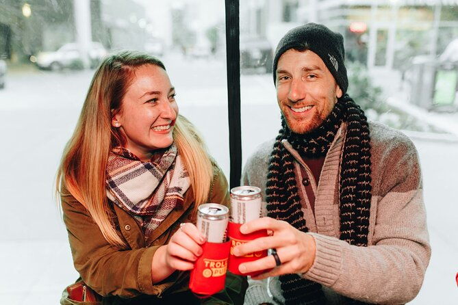 trolley-pub-holiday-lights-tour-in-columbus