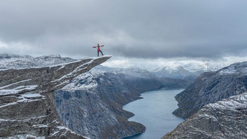 trolltunga-autumn-hike-go-viking