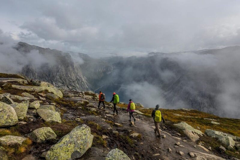 trolltunga-autumn-hike-go-viking
