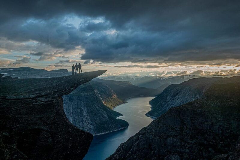 trolltunga-trolltunga-sunset-glamping