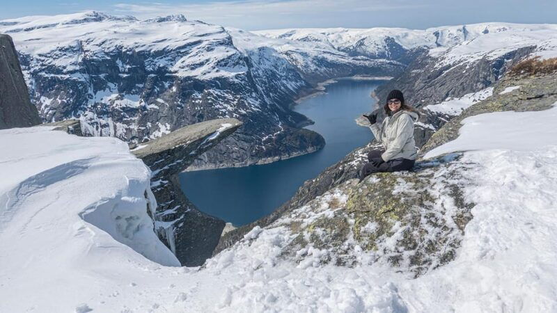 trolltunga-winter-cabin-experience