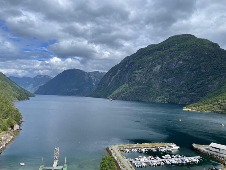 tromso-adventurous-northern-lights-small-group