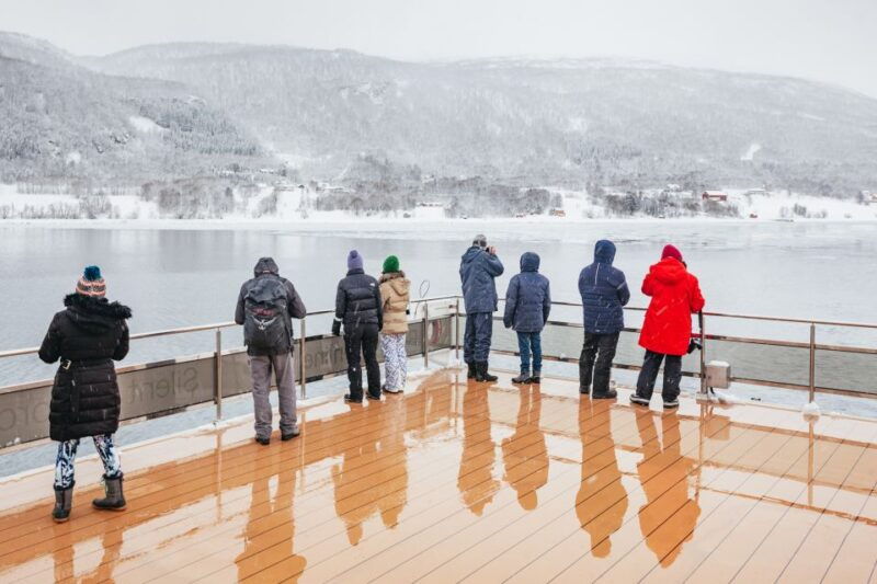 tromso-arctic-fjord-cruise-with-stop-on-land-at-fish-racks