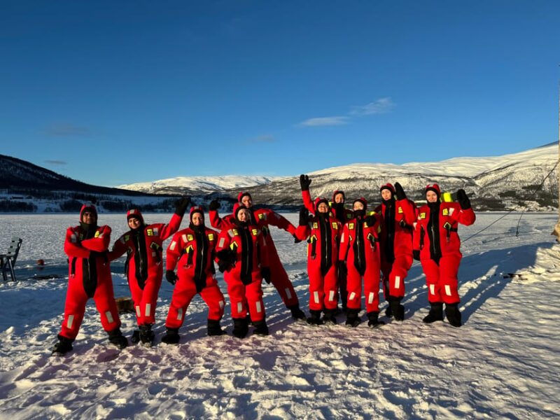 tromso-arctic-floating-with-snacks-and-drinks