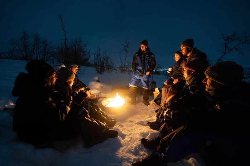 tromso-aurora-borealis-campfire-hot-meal-arctic-tour