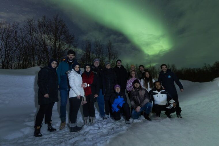 tromso-aurora-borealis-campfire-hot-meal-arctic-tour