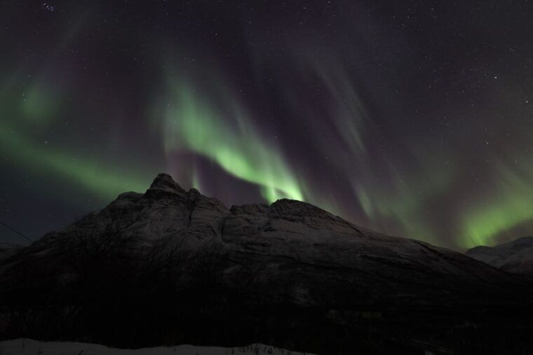 tromso-aurora-borealis-campfire-hot-meal-arctic-tour