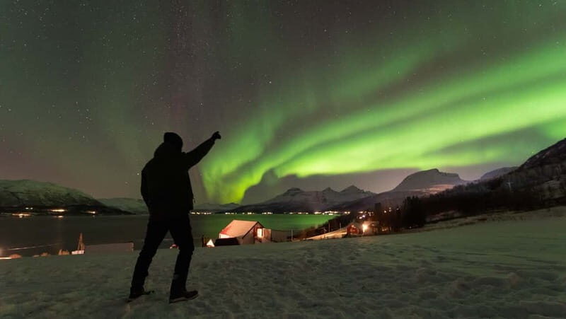 Tromsø: Aurora Safari Chase by big bus with Camp meal - FAQs