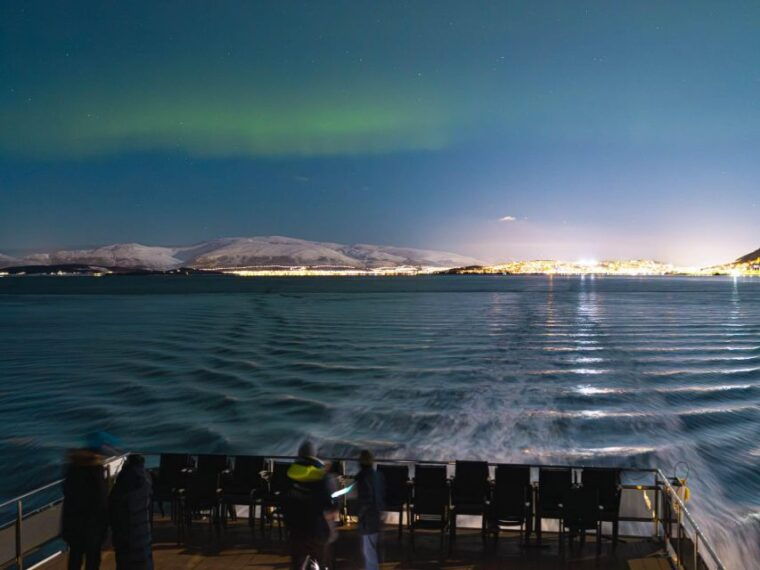 tromso-electric-northern-lights-cruise