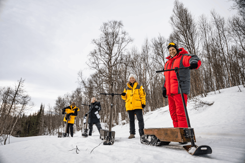 tromso-electric-snow-scooter-adventure-campfire-and-guide